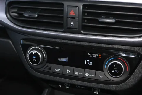 MV26WXH Hyundai i10 1.2 [79] Premium 5dr Auto [Nav] Thumbnail #26