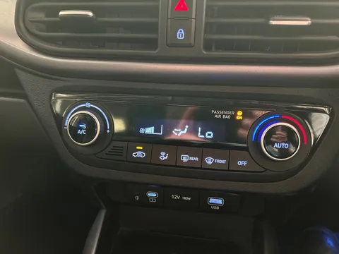 EN25AJX Hyundai i10 1.0 [63] Premium 5dr Auto [Nav] Thumbnail #18