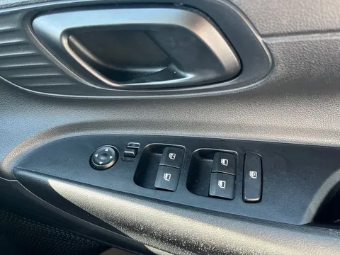 PJ22JUC Hyundai i20 1.0T GDi 48V MHD SE Connect 5dr Thumbnail #19