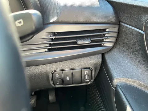 PJ22JUC Hyundai i20 1.0T GDi 48V MHD SE Connect 5dr Thumbnail #20