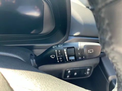 PJ22JUC Hyundai i20 1.0T GDi 48V MHD SE Connect 5dr Thumbnail #23