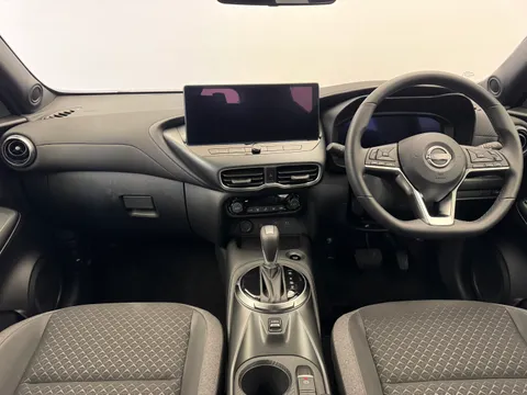 BN26OOX Nissan Juke 1.6 Hybrid N-Connecta 5dr Auto Thumbnail #3