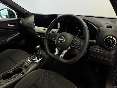 BN26OOX Nissan Juke 1.6 Hybrid N-Connecta 5dr Auto Thumbnail #21