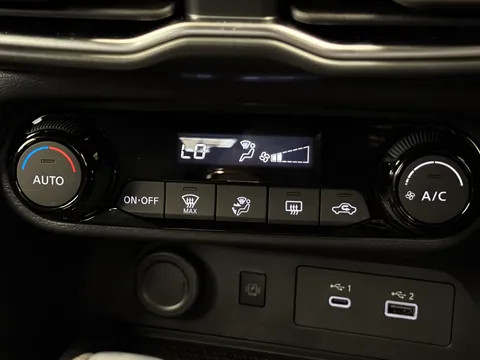BN26OOX Nissan Juke 1.6 Hybrid N-Connecta 5dr Auto Thumbnail #27