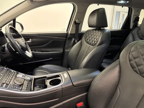 18 of 44 for HYUNDAI SANTA FE 1.6 TGDi Hybrid Ultimate 5dr 4WD Auto