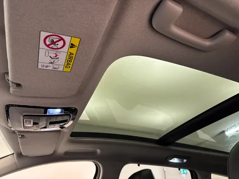 19 of 44 for HYUNDAI SANTA FE 1.6 TGDi Hybrid Ultimate 5dr 4WD Auto