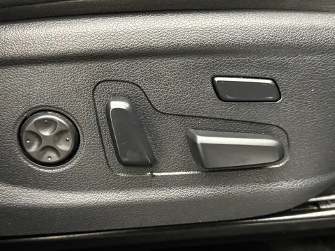 23 of 44 for HYUNDAI SANTA FE 1.6 TGDi Hybrid Ultimate 5dr 4WD Auto