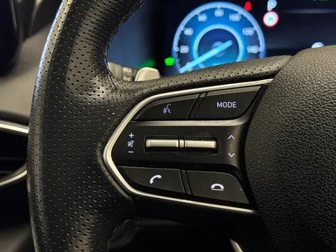 26 of 44 for HYUNDAI SANTA FE 1.6 TGDi Hybrid Ultimate 5dr 4WD Auto