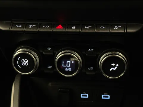 DL22GJV Dacia Duster 1.5 Blue dCi Prestige 5dr 4X4 Thumbnail #26