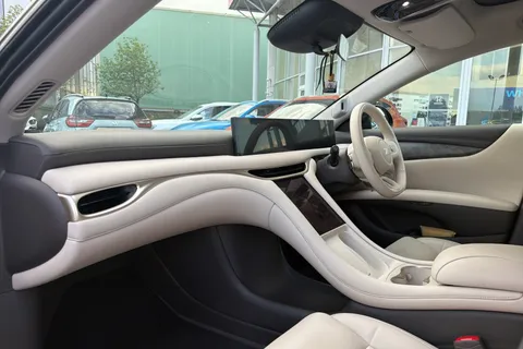 MH75HGM Mg Motor Uk Im5 217kW Standard Range 75kWh 5dr Auto Thumbnail #3