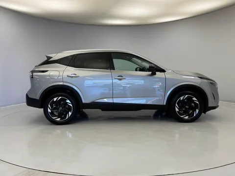 DX75XLN Nissan Qashqai 1.3 DiG-T MH N-Connecta 5dr Thumbnail #10