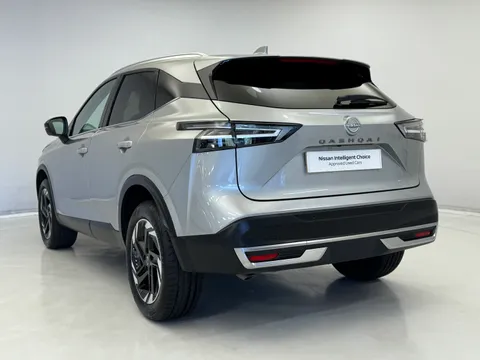 DX75XLN Nissan Qashqai 1.3 DiG-T MH N-Connecta 5dr Thumbnail #9