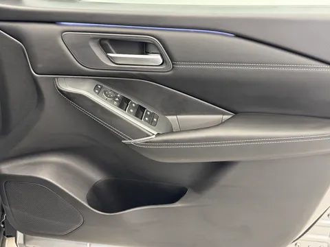 DX75XLN Nissan Qashqai 1.3 DiG-T MH N-Connecta 5dr Thumbnail #18