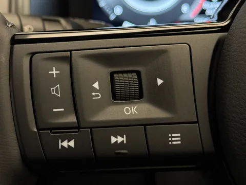 DX75XLN Nissan Qashqai 1.3 DiG-T MH N-Connecta 5dr Thumbnail #20