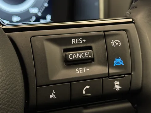 DX75XLN Nissan Qashqai 1.3 DiG-T MH N-Connecta 5dr Thumbnail #21