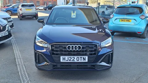 HJ22OTN Audi Q2 35 TFSI Black Edition 5dr S Tronic Thumbnail #2