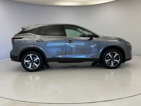 DY23PWO Nissan Qashqai 1.3 DiG-T MH 158 N-Connecta 5dr 4WD Xtronic Thumbnail #10