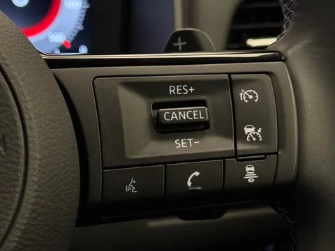 DY23PWO Nissan Qashqai 1.3 DiG-T MH 158 N-Connecta 5dr 4WD Xtronic Thumbnail #23