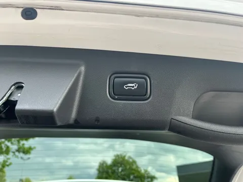 DB21AXU Hyundai Tucson 1.6 TGDi 48V MHD Ultimate 5dr 2WD Thumbnail #16