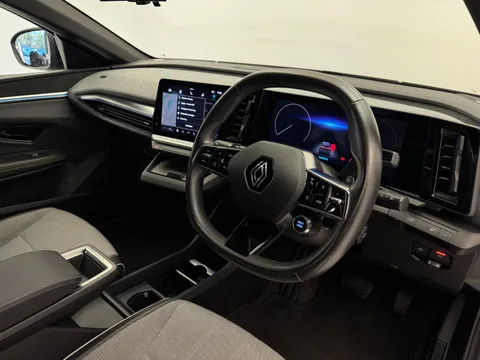 18 of 30 for Renault Megane E-Tech EV60 160kW Launch Edition 60kWh OC 5dr Auto