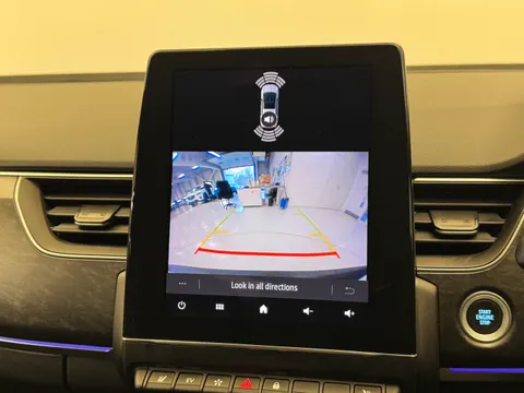 ME74ZGX Renault ARKANA 1.6 E-Tech FHEV 145 Esprit Alpine 5dr Auto Thumbnail #26