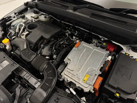 ME74ZGX Renault ARKANA 1.6 E-Tech FHEV 145 Esprit Alpine 5dr Auto Thumbnail #31