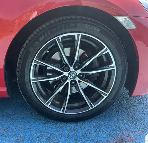 DG17KXD Toyota GT86 2.0 D-4S 2dr Auto Thumbnail #12