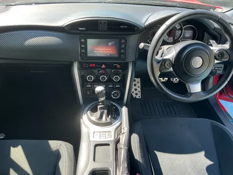 DG17KXD Toyota GT86 2.0 D-4S 2dr Auto Thumbnail #2