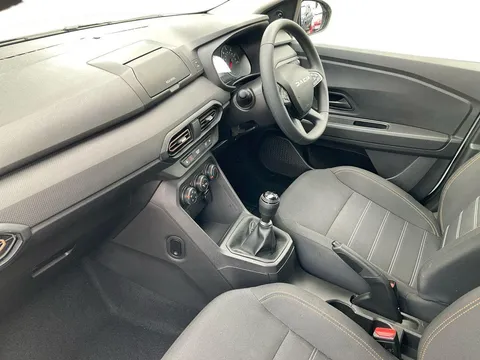 BV24NUU Dacia Sandero Stepway 1.0 TCe Essential 5dr Thumbnail #5