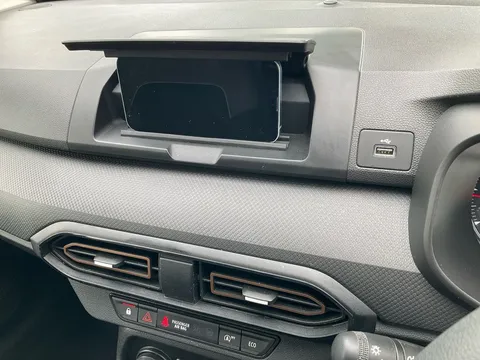 BV24NUU Dacia Sandero Stepway 1.0 TCe Essential 5dr Thumbnail #16