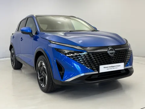 LF75EKP Nissan Qashqai 1.3 DiG-T MH N-Connecta [Glass Roof] 5dr Thumbnail #2