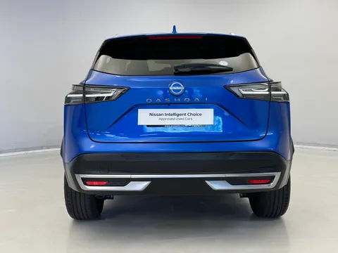 LF75EKP Nissan Qashqai 1.3 DiG-T MH N-Connecta [Glass Roof] 5dr Thumbnail #9