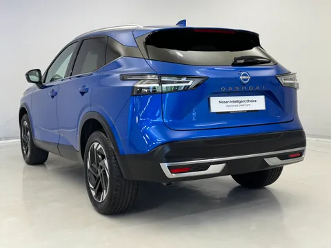 LF75EKP Nissan Qashqai 1.3 DiG-T MH N-Connecta [Glass Roof] 5dr Thumbnail #10