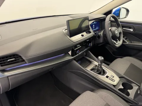 LF75EKP Nissan Qashqai 1.3 DiG-T MH N-Connecta [Glass Roof] 5dr Thumbnail #13