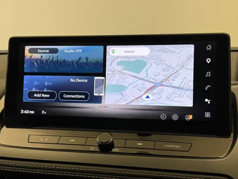 LF75EKP Nissan Qashqai 1.3 DiG-T MH N-Connecta [Glass Roof] 5dr Thumbnail #22