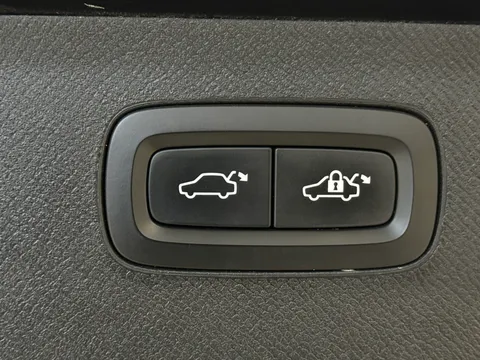 YW17FHH Volvo XC90 2.0 D5 PowerPulse Inscription Pro 5dr AWD G tronic Thumbnail #14