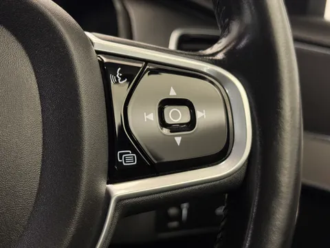 YW17FHH Volvo XC90 2.0 D5 PowerPulse Inscription Pro 5dr AWD G tronic Thumbnail #29