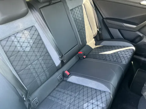 DF23KNX Volkswagen T-Roc 1.5 TSI R-Line 5dr DSG Thumbnail #11