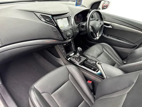 YP18AUH Hyundai i40 1.7 CRDi Blue Drive SE Nav Business 5dr Thumbnail #10