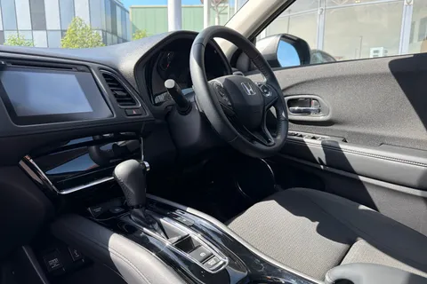 LC68YTL Honda Hr-V 1.5 i-VTEC SE CVT 5dr Thumbnail #3