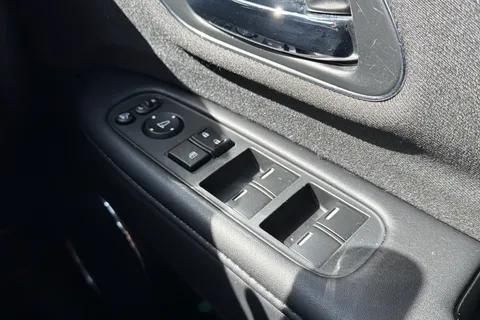 LC68YTL Honda Hr-V 1.5 i-VTEC SE CVT 5dr Thumbnail #20