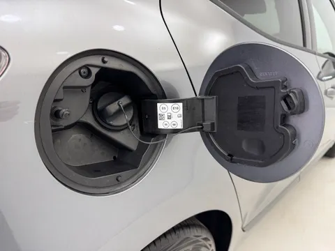 HT25KKP Renault Clio 1.0 TCe 90 Esprit Alpine 5dr Thumbnail #19