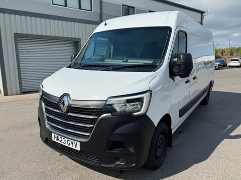 HN23GYV Renault Master LM35dCi 135 Business+ Medium Roof Van Thumbnail #2