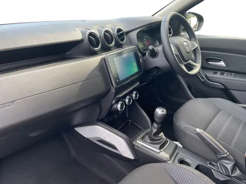 4 of 32 for Dacia Duster 1.3 TCe 130 Prestige 5dr