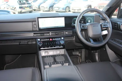 MT25YND Hyundai Santa Fe 1.6 TGDi Plug-in Hybrid Calligraphy 5dr 4WD Auto Thumbnail #13