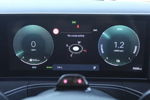 MT25YND Hyundai Santa Fe 1.6 TGDi Plug-in Hybrid Calligraphy 5dr 4WD Auto Thumbnail #21