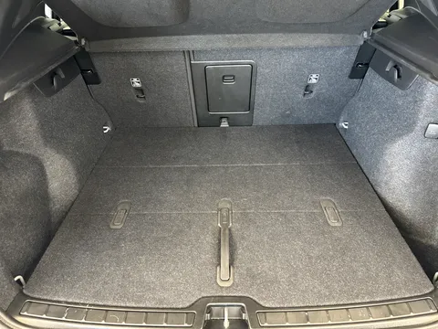RA74CVF Volvo XC40 2.0 B4P Ultra Dark 5dr Auto Thumbnail #28