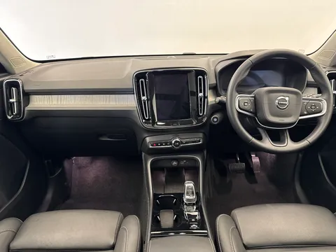 RA74CVF Volvo XC40 2.0 B4P Ultra Dark 5dr Auto Thumbnail #12