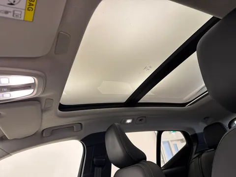 RA74CVF Volvo XC40 2.0 B4P Ultra Dark 5dr Auto Thumbnail #13
