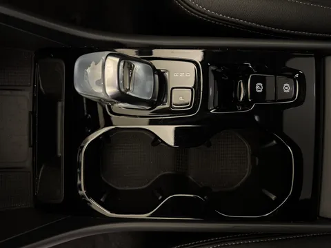 RA74CVF Volvo XC40 2.0 B4P Ultra Dark 5dr Auto Thumbnail #14